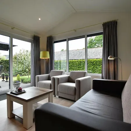 Spacious In With Garden *