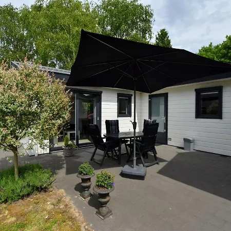 Spacious In With Garden *