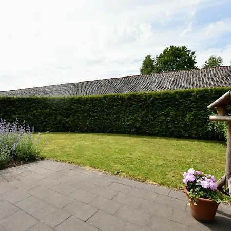 Spacious In With Garden *