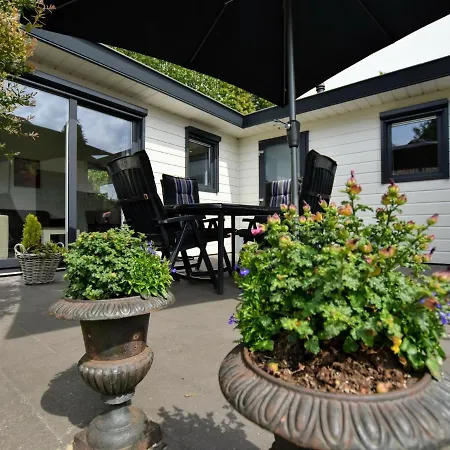 Chalet Spacious In With Garden